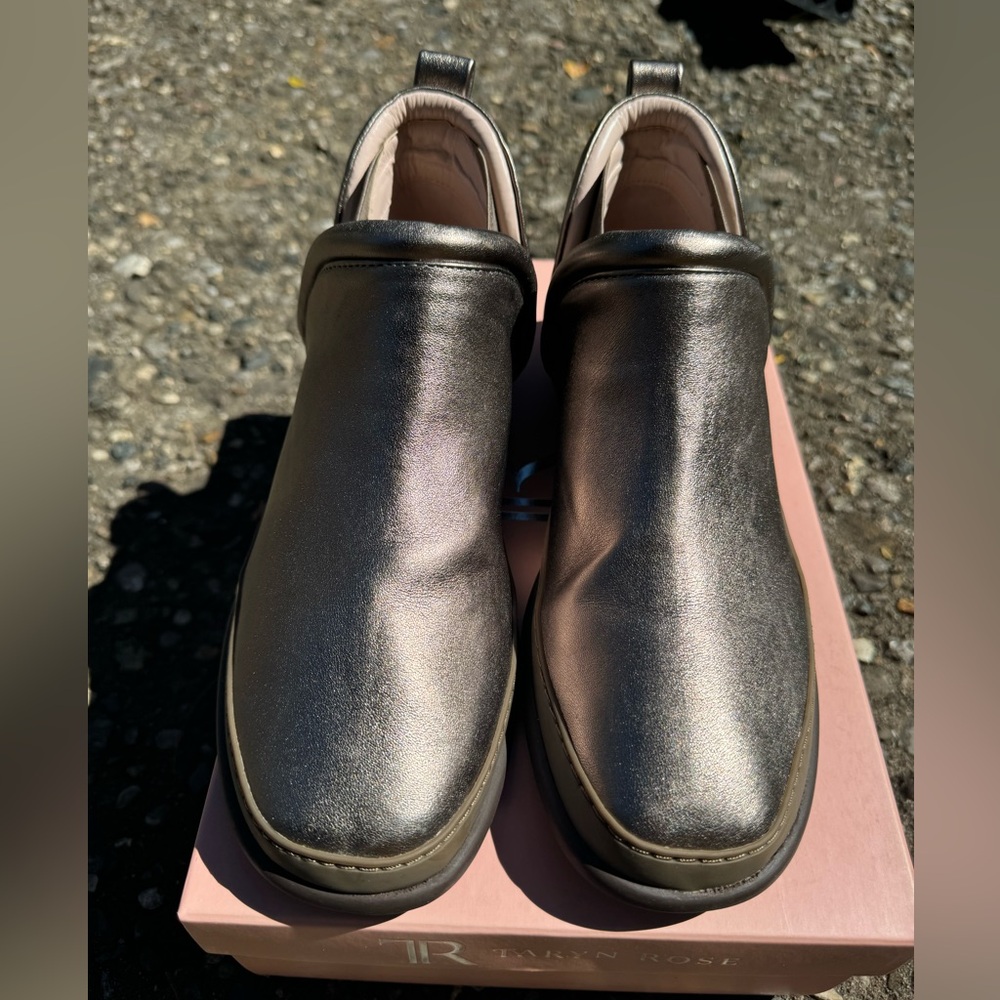 Taryn Rose Freddie Slip-On Sneaker